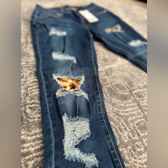 NWT Hammer Jeans with Animal Print Holes and Jean Cuff Size 5 - Picture 3 of 6